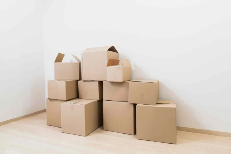 free moving boxes in Kingston, Ontario